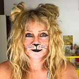 First try-outs for Halloween make up this year. Execution needs a lot of improvement. These are very quick trials. First one is a lion with manes and ears made with my own hair. Second is a leopard. Hum, what should I choose...? #halloweencostume #halloweenmakeup #lion #leopard #Halloween